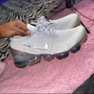 NIKE VAPORMAX FLYKIT